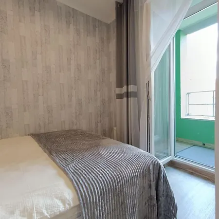зручна в жк комфорт таун Apartment *