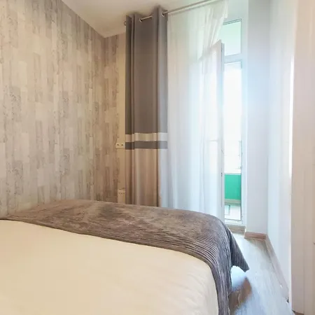 Apartment зручна в жк комфорт таун Kyiv